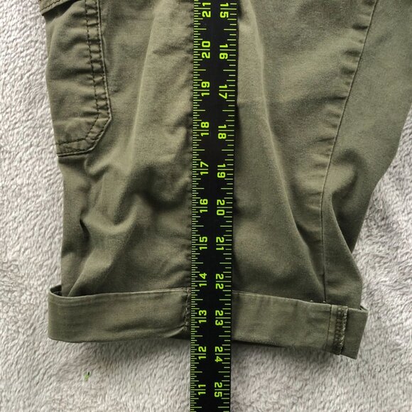 Lee Women Cargo Shorts Size 14 Medium Utility Relaxed Fit Outdoors Cropped Green - Picture 7 of 16